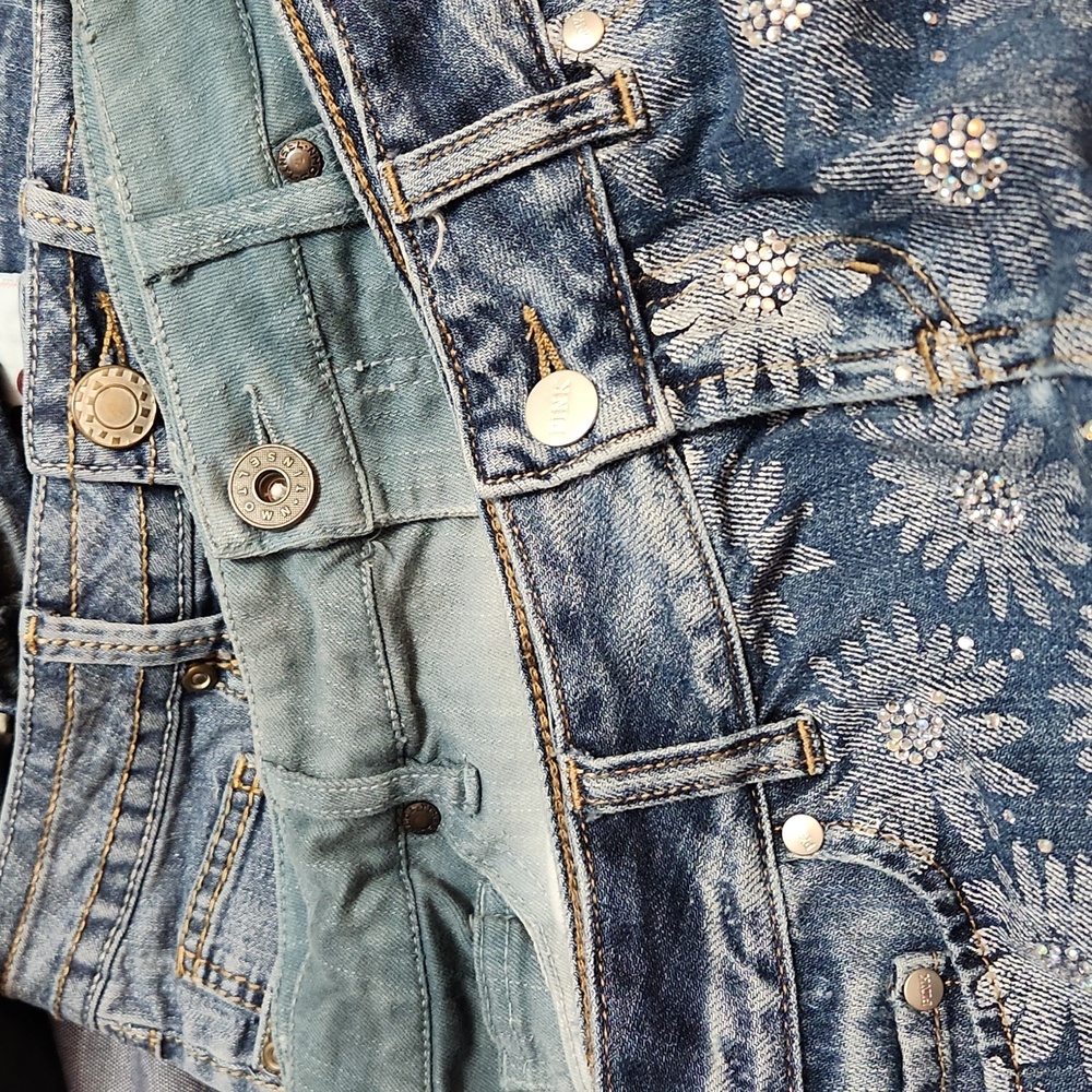 3 pairs of shorts size 2-3